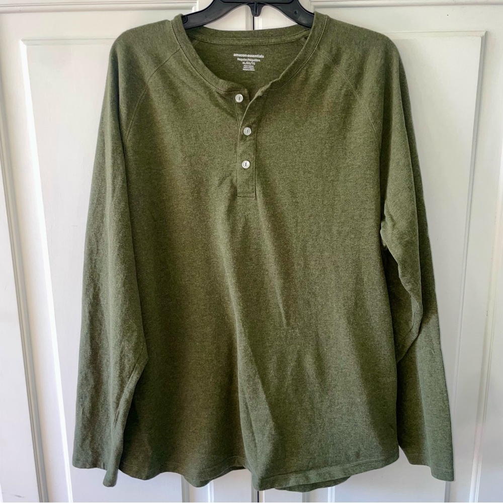 Men's Amazon Essentials Long Sleeve Henley Green